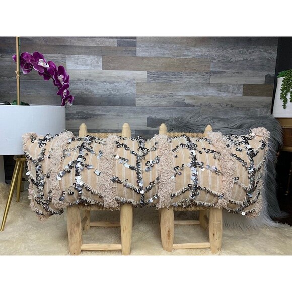 Vintage Moroccan Handira Pillow, Berber Wedding Blanket Cushion 03YS00896 - Picture 1 of 10